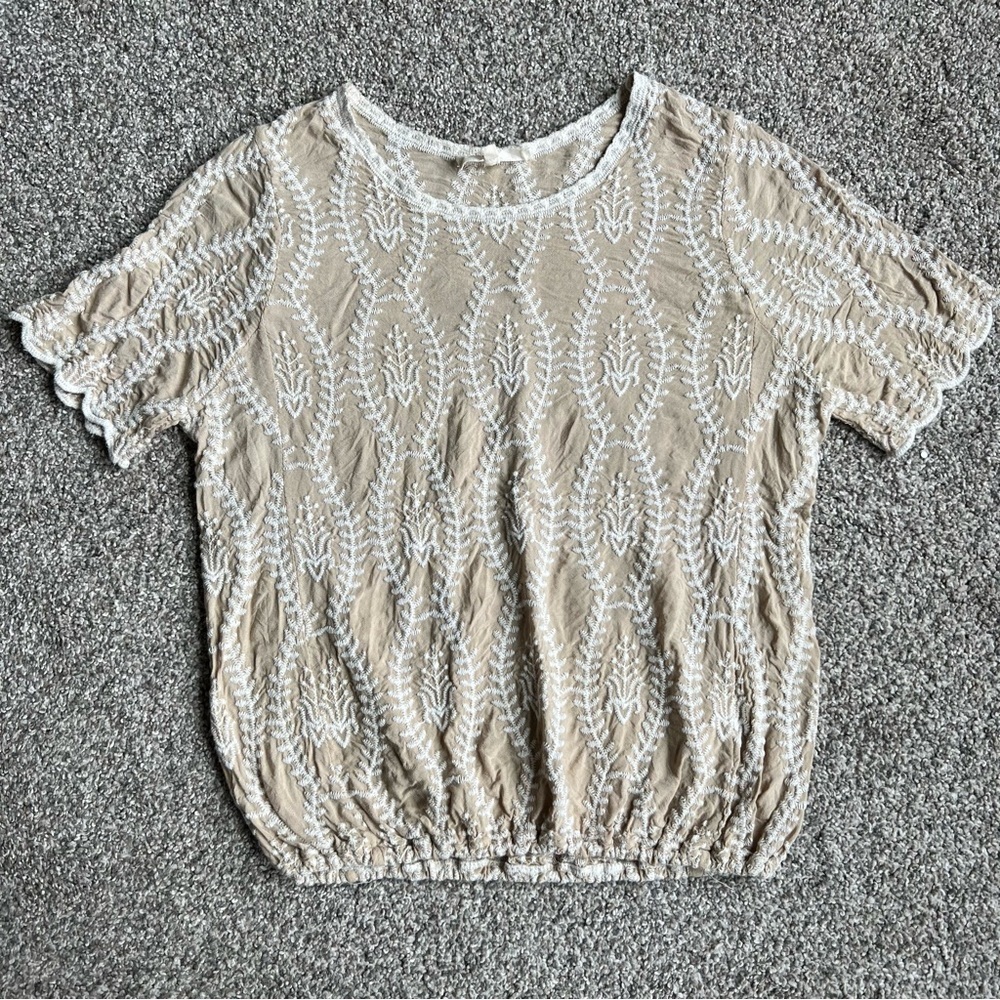 Solitaire Tan/Beige Embroidered Short Sleeve Top, Size Medium